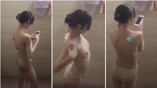 Quay lén con em họ loli múp lớp 10 đi tắm