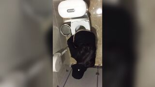 siêu phẩm quay lén nhà vệ sinh nữ toàn gái xinh vcl - phần 30