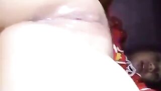 Em teen chốn trong phòng thủ dâm