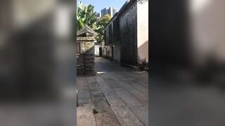 Con đĩ không mặc đồ rồi ra ngoài đường