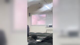 Giản viên coi phim sex quên tắt máy chiếu