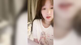 Em teen TQ cực xinh mới lớn livetream show hàng trả kèo móc siêu dâm