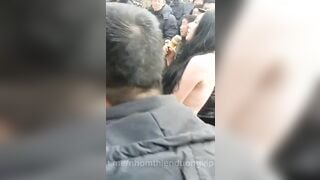 Đám dỗ bên cồn mà mời lộn gánh hát hả gì rồi