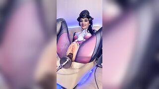 Em gái cosplay quá múp
