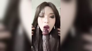 trợn mắt nhét vào họng cũng không lút cán được con cặc châu phi