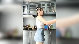 Em Gái Tự Quay Thủ Dâm Tập 421