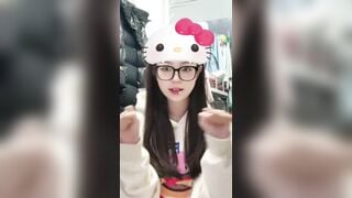 Nụ cưới duyên dáng em răng khểnh dâm đãng vcl