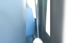 Gái lén lút thủ dâm trên chuyến xe buýt