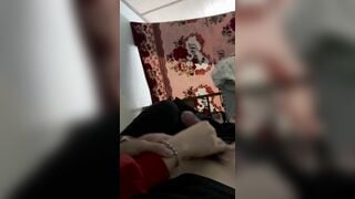 nhỏ bạn thân nằm vọc cu