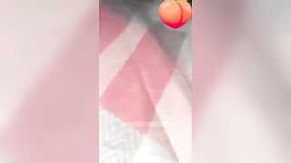 Mới ngủ dậy với em gái có cặp vú to siêu khủng làm tình địt nhau mò mẫm chim anh