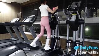 em gái đi tập gym nứng lồn bị hvl đụ tới tấp