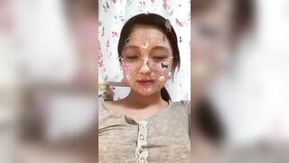 em học sinh dâm đãng mới mở sách ra học đã ngồi thủ dâm p1