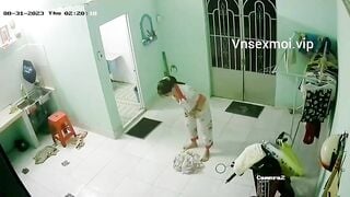 Quay lén bà chị