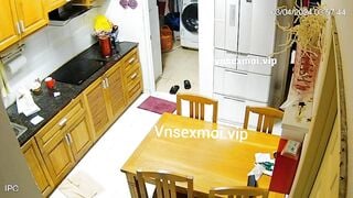 Hack cam máy bay thay đồ