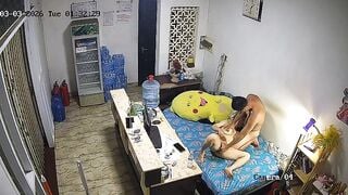 Hack cam máy bay cùng tình trẻ
