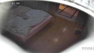 quay lén cặp đôi sinh viên trong nhà nghỉ