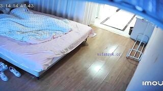 quay lén cặp đôi sinh viên trong nhà nghỉ