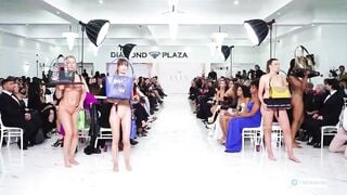 Chương trình catwalk khỏa thân cực ngon của các em hàng Âu Mỹ da trắng vú bự p2