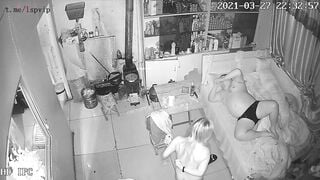 Hack cam gia đình vợ trẻ dâm đãng khỏa thân cùng ô chồng già bụng bự yếu sinh lí p6