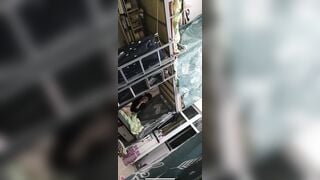 Nhỏ b cùng phòng khốn nạn call video quay lại cảnh bé b cùng phòng thay đồ cho b xem3
