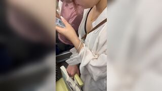 quay lén các em sinh viên trên tàu điện #9