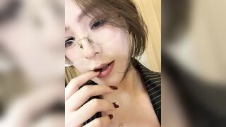 Dâm nữ cực xinh livetream show hàng ngon dâm đãng p13