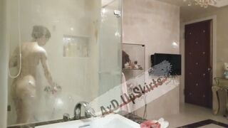 quay lén con gái xinh đẹp đi tắm