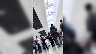 quay lén dưới váy các em người mẫu siêu xe #2