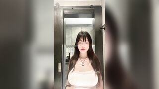 em gái sinh viên dễ thương chơi sextoy nững quá anh em ơi