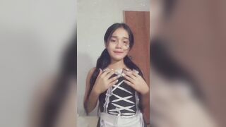 Phát hiện clip Chị Họ Ka8 Cosplay Hầu Gái Khoe Vú Lồn Bú Cu giả
