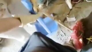 Đang làm mà nứng cặc, gạ chị nhân viên bú luôn