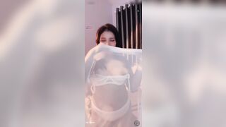 Sumi em teen Việt chubby vú múp live app show hàng dâm p2