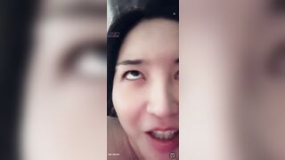 Mẫn Nghi e teen Việt múp xinh cực ngon livetream show hàng móc lồn dâm p2