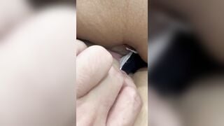 Chị dâu đi chơi với bồ về say xỉn bị em chồng lén lút mò lồn