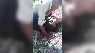 Thằng Ấn Độ mất dạy dụ dỗ được em gái mới quen lên rừng rồi chịch