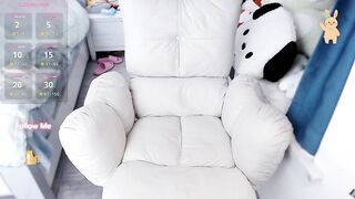 em sinh viên livestream khỏa thân kiếm tiền đóng học phí