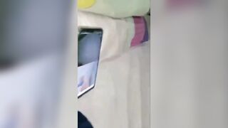 Gái dâm vừa nghe điện thoại vừa cưỡi cặc dâm đãng