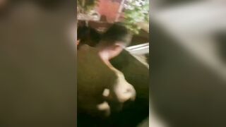 Mang ny lên ban công địt public rồi nhờ thằng bạn quay clip