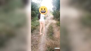 Dẫn ghệ dâm bím múp ra đường cởi quần lót show bím múp public p1