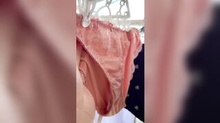 Lụm quần lót ren của chị dâu để ngưỡi phần 23