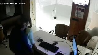 Giám đóc địt thư kí trong phong riêng bị cam quay lại 1