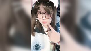 Mặt loli mà vú bằng cái đầu:)