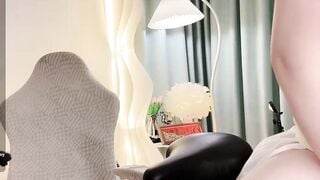 Gái dâm chubby mông to lồn múp lắm lông thủ dâm trên live