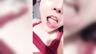 Em gái Mẫn Nghi live app thủ dâm khẩu dâm nghe sướng vl ra muốn bắn luôn