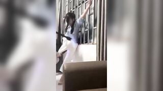 mấy thằng chó mất dạy trói hay tay em lên rồi lấy chích điện dí