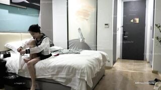Seri bố dượng bụng bự khốn nạn ngày nào cũng dắt con gái riêng của vk vào ks đụ p9