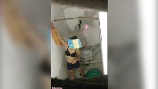 Lén rình em gái hàng xóm cạnh phòng trọ tắm truồng (Hack cam, quay lén)