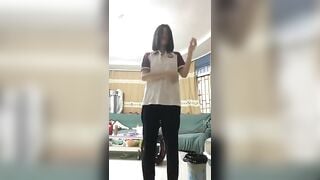E HS , THÍCH CHƠI KIỂU , VÁC CÀY QUA NÚI
