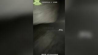 em gái xinh địt public cùng người lạ trong rừng