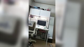 Tranh thủ trg giờ học gạ con b thân giả ốm sang phòg y tế bắt e show vú sục cặc giúp3